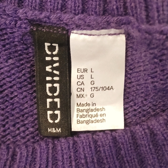 Divided "L'Amour" Crew Neck Sweater in Size Large - Picture 4 of 5